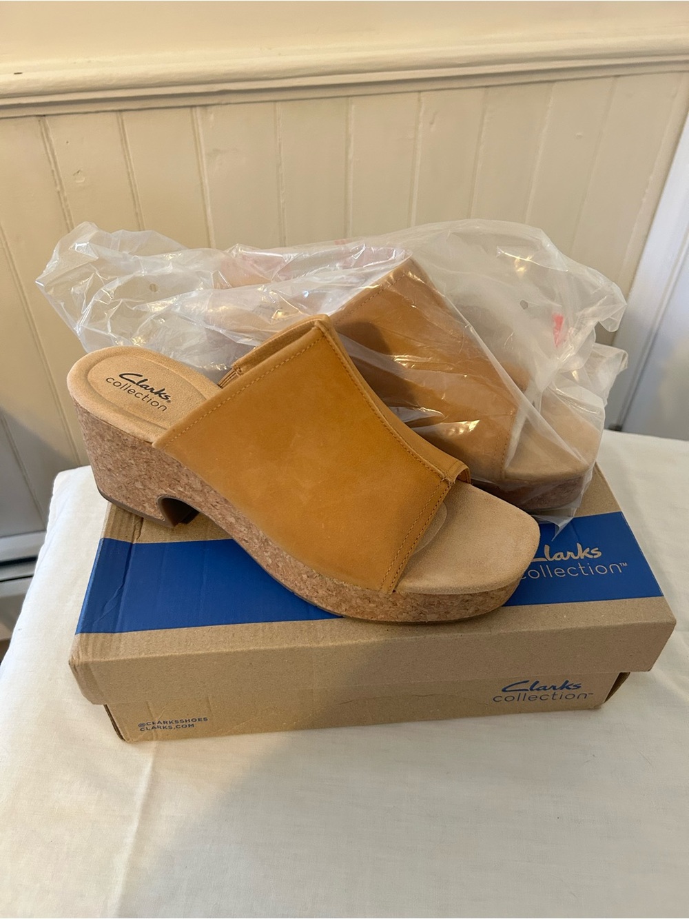 Clarks Collection Nerisa Vine Cork Wedge Sandals/NIB-NWT/Tan Nubuck/Size 11 Wide